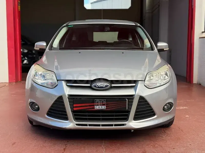 Usado Ford Focus Sport 125 CV (91 kW) 2013 Gris / plata Berlina