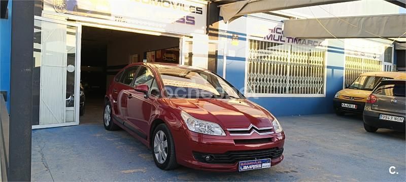 Usado Citroën C4 110 CV (80 kW) 2008 Granate Berlina
