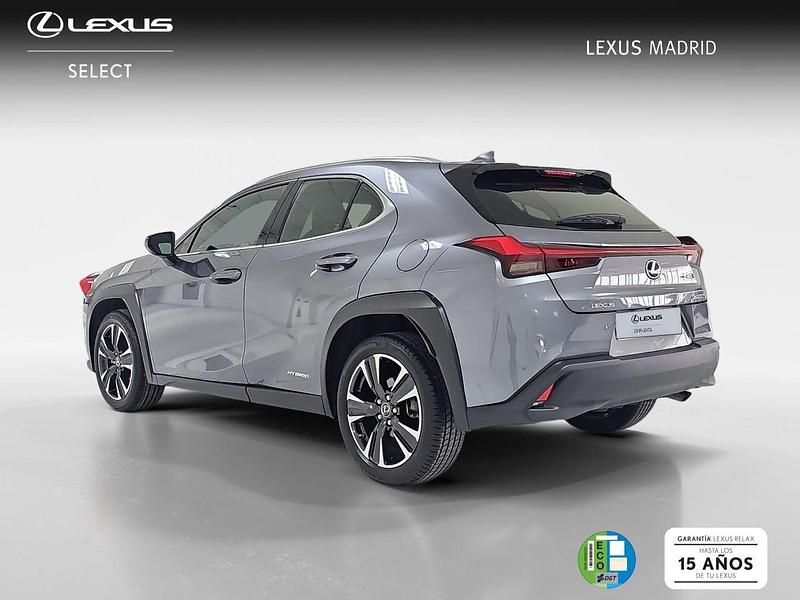 Usado Lexus UX 184 CV (135 kW) 2021 Gris SUV