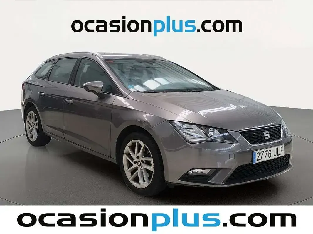 Usado Seat Leon ST Style 125 CV (91 kW) 2016 Gris Familiar
