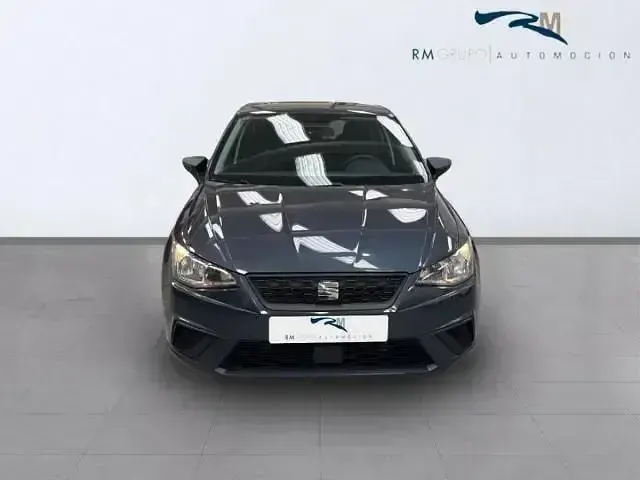 Usado Seat Ibiza Reference 90 CV (66 kW) 2021 Gris Utilitario
