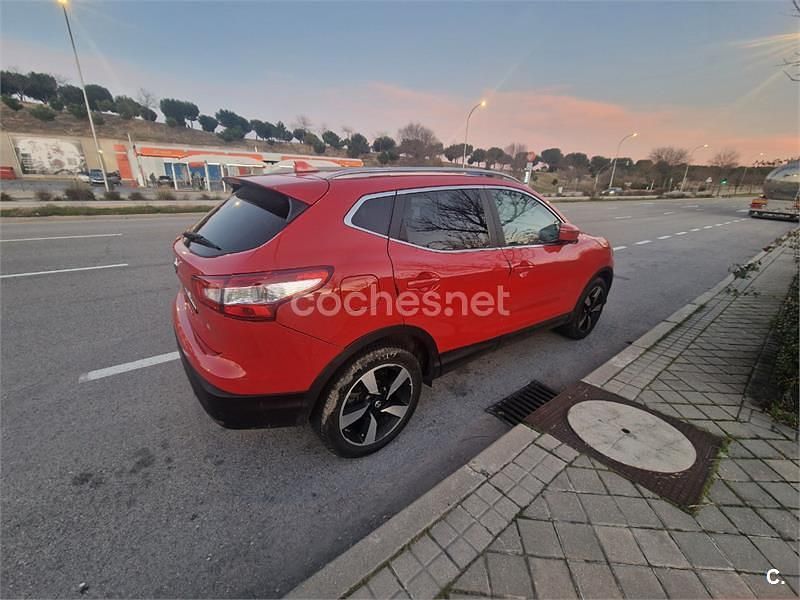 Usado Nissan Qashqai 360º 115 CV (84 kW) 2015 Rojo SUV
