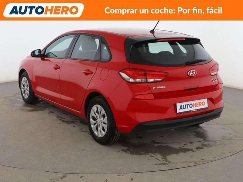 Begagnad Hyundai i30 120 HK (88 kW) 2017 Röd Halvkombi