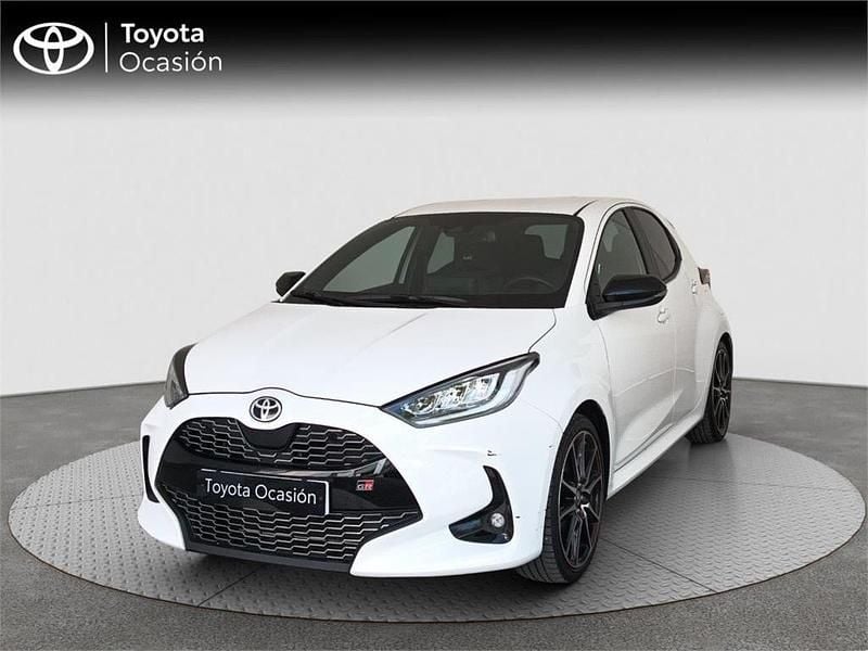 Blanco Usado 2022 Toyota Yaris Hybrid Sport Monovolumen | 22.800 € (Un poco caro) - Imagen 1/4