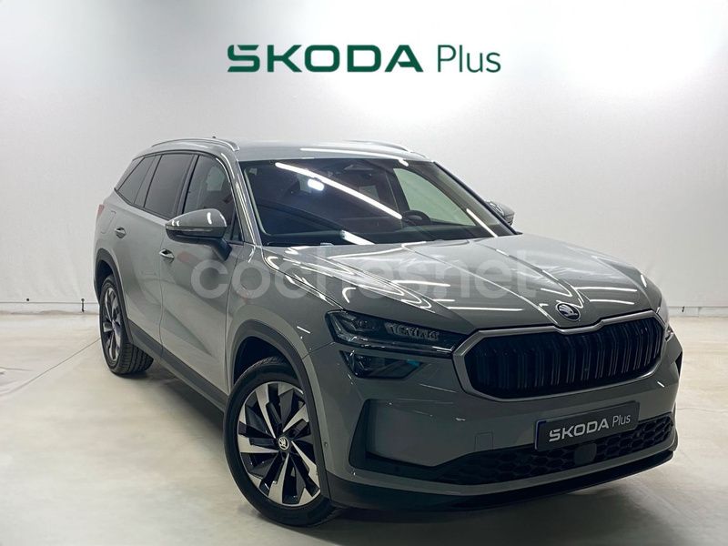 Gris / plata Usado 2024 Skoda Kodiaq Selection SUV | 41.900 € (Caro) - Imagen 1/4