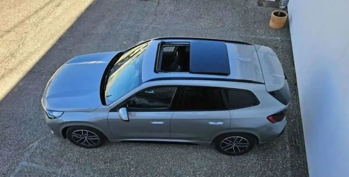 Usado BMW iX1 M Sport 150 kW (204 CV) 2025 Gris SUV