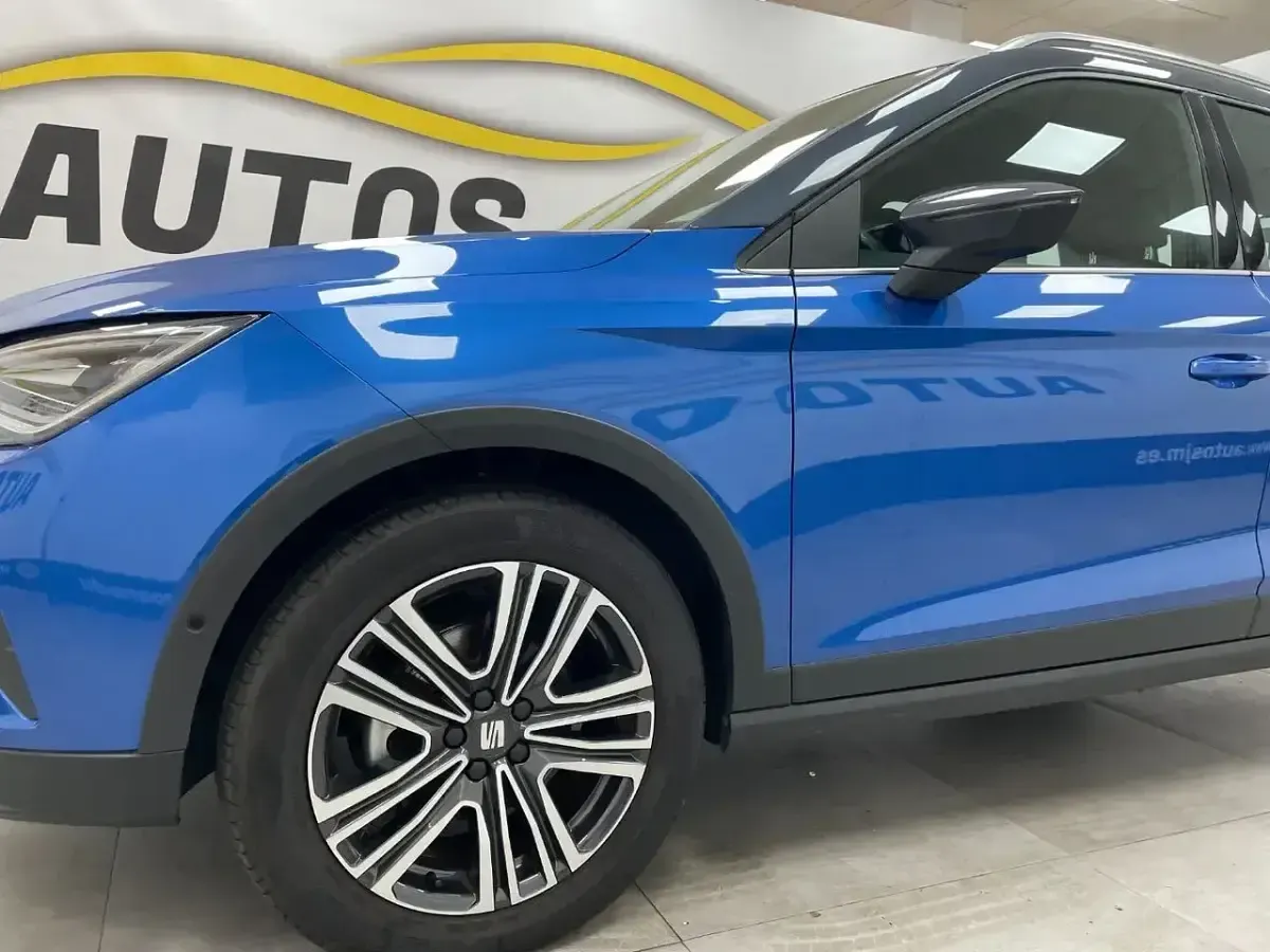 Usado Seat Arona Xperience 110 CV (80 kW) 2024 Azul SUV