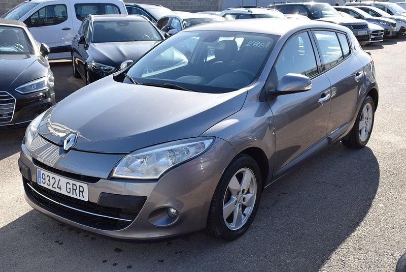 Usado Renault Mégane III 105 CV (77 kW) 2009 Gris