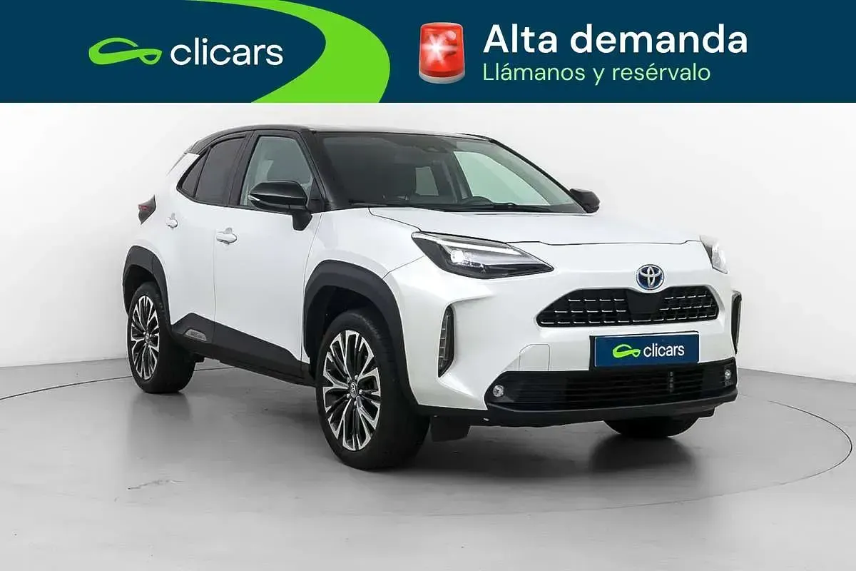Usado Toyota Yaris Cross Style 91 CV (66 kW) 2022 Blanco SUV