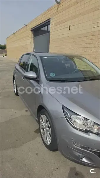 Usado Peugeot 308 Style 130 CV (95 kW) 2016 Gris / plata Berlina
