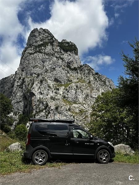 Usado Dacia Dokker Comfort 95 CV (69 kW) 2020 Negro Monovolumen