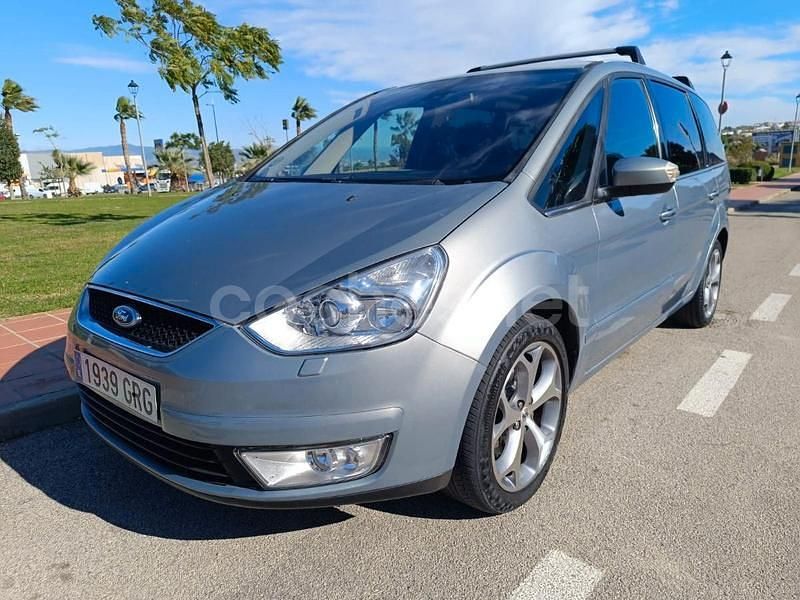 Gris / plata Usado 2009 Ford Galaxy Titanium Monovolumen | 9999 € (Precio justo) - Imagen 1/4