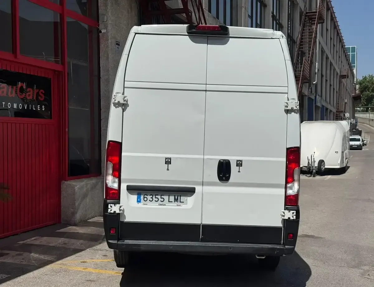 Usado Citroën Jumper 140 CV (102 kW) 2021 Blanco Monovolumen