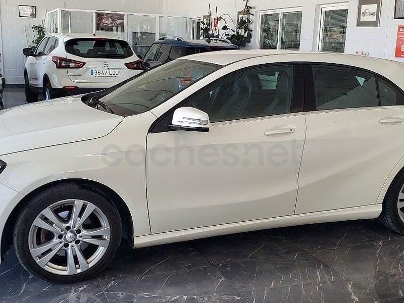 Usado Mercedes A200 AMG line 136 CV (100 kW) 2016 Blanco Berlina