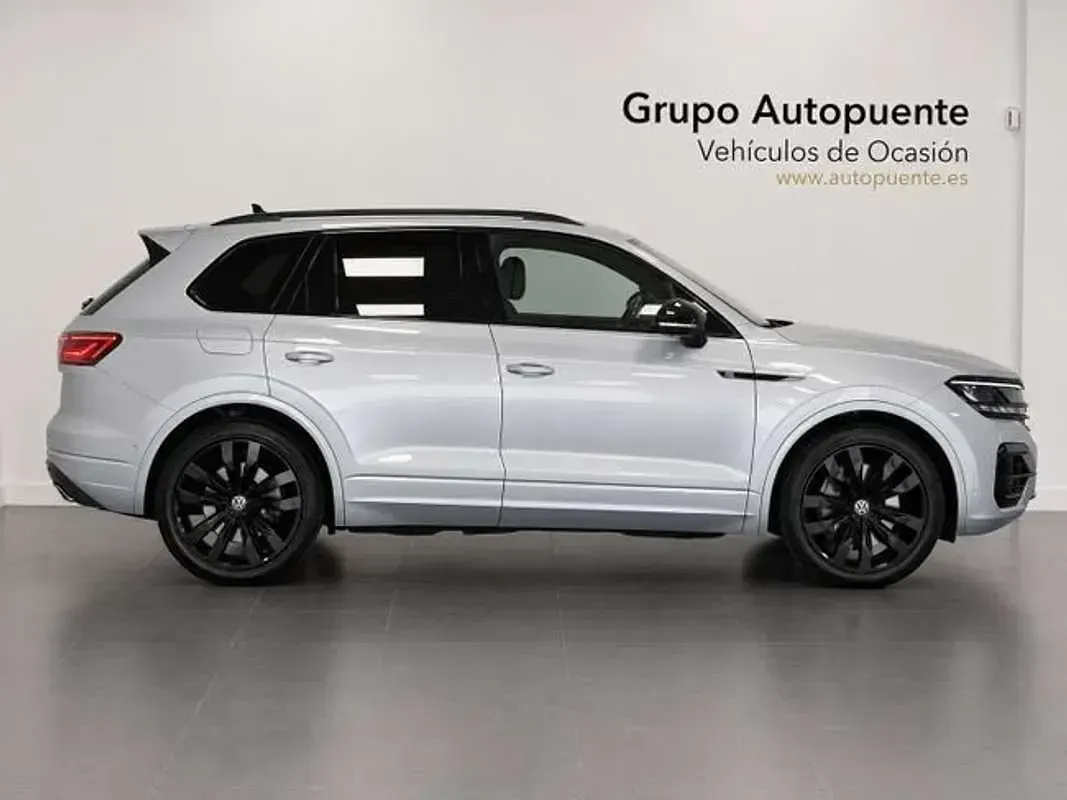 Usado VW Touareg R 462 CV (339 kW) 2023 Gris SUV