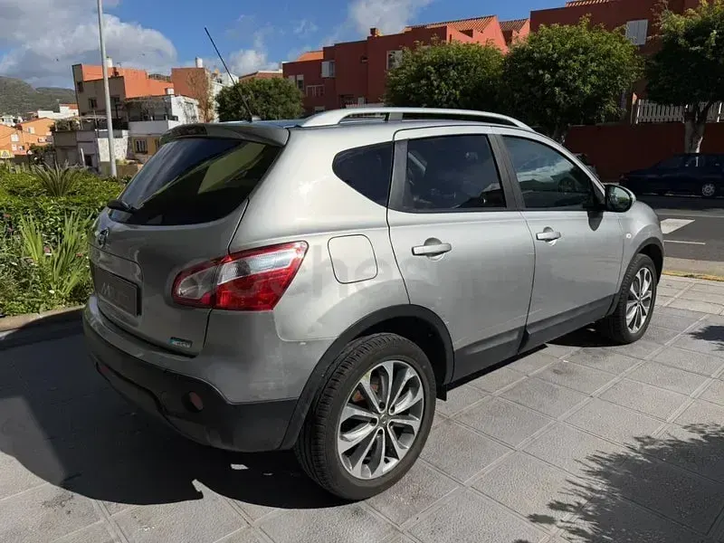Usado Nissan Qashqai Acenta 106 CV (77 kW) 2010 Gris / plata SUV