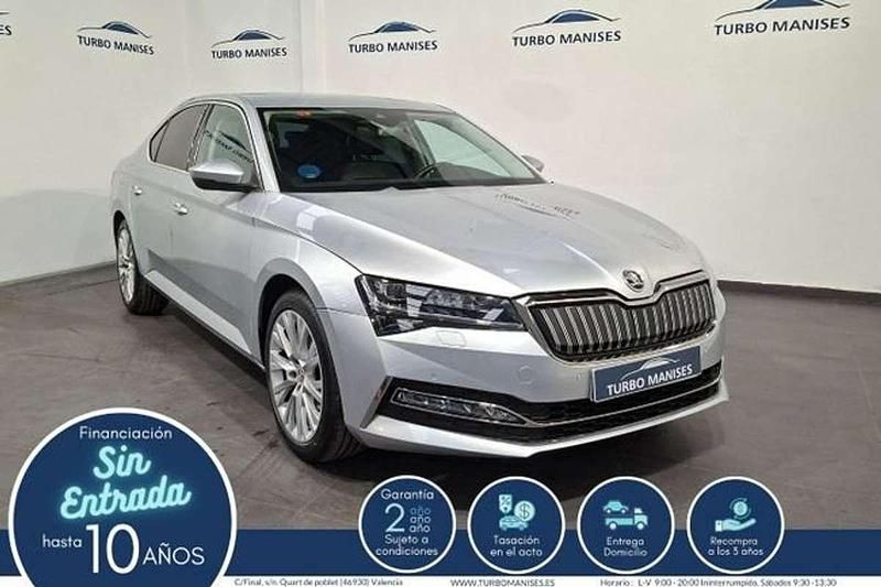 Plateado Usado 2021 Skoda Superb Style Berlina | 18.990 € (Precio justo) - Imagen 1/4