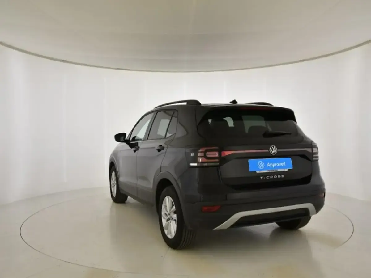 Usado VW T-Cross Advance 110 CV (80 kW) 2023 Negro SUV