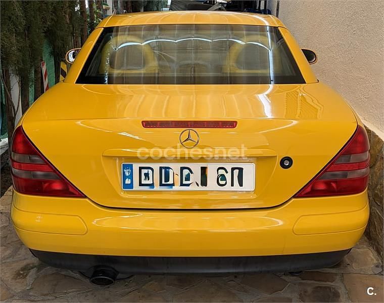 Usado Mercedes SLK200 136 CV (100 kW) 1999 Amarillo Descapotable