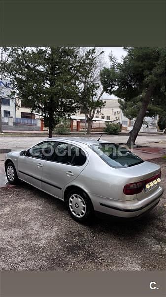 Usado Seat Toledo Sport 110 CV (80 kW) 1999 Gris / plata Berlina