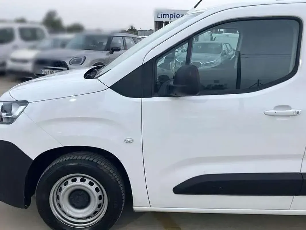 Usado Citroën Berlingo 102 CV (75 kW) 2022 Blanco Monovolumen