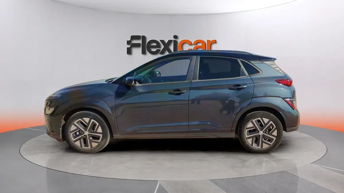 Usado Hyundai Kona Style 150 kW (204 CV) 2023 Gris SUV
