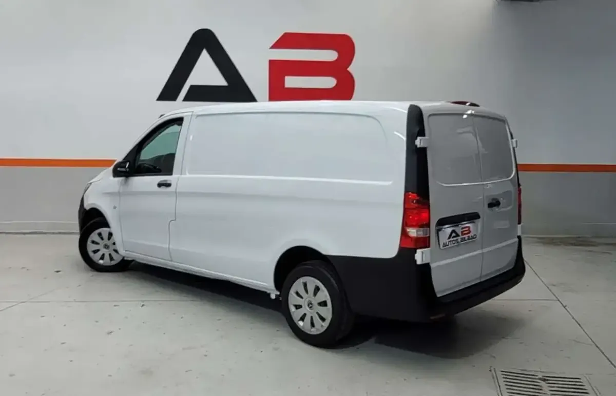 Usado Mercedes Vito 136 CV (100 kW) 2021 Blanco Van
