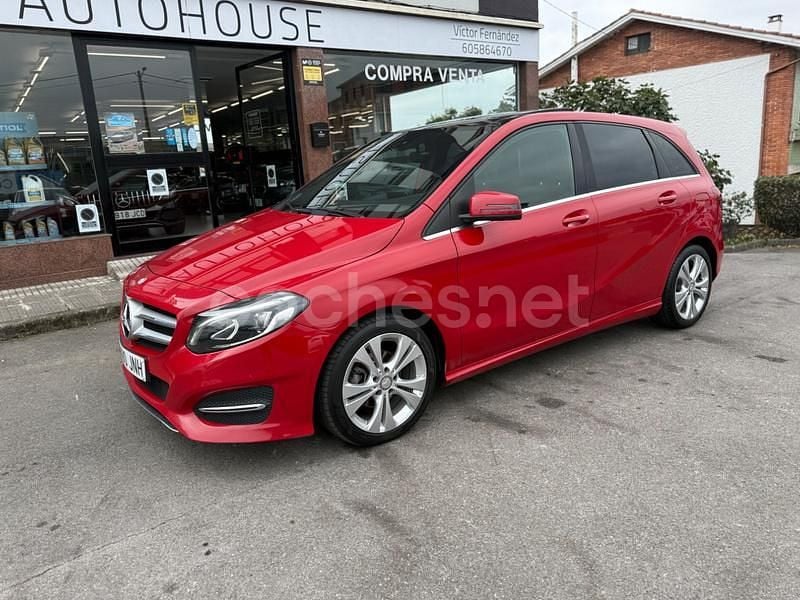 Rojo Usado 2016 Mercedes B180 Urban Monovolumen | 12.990 € (Precio justo) - Imagen 1/4