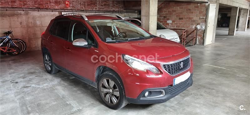 Usado Peugeot 2008 Style 82 CV (60 kW) 2019 Rojo SUV