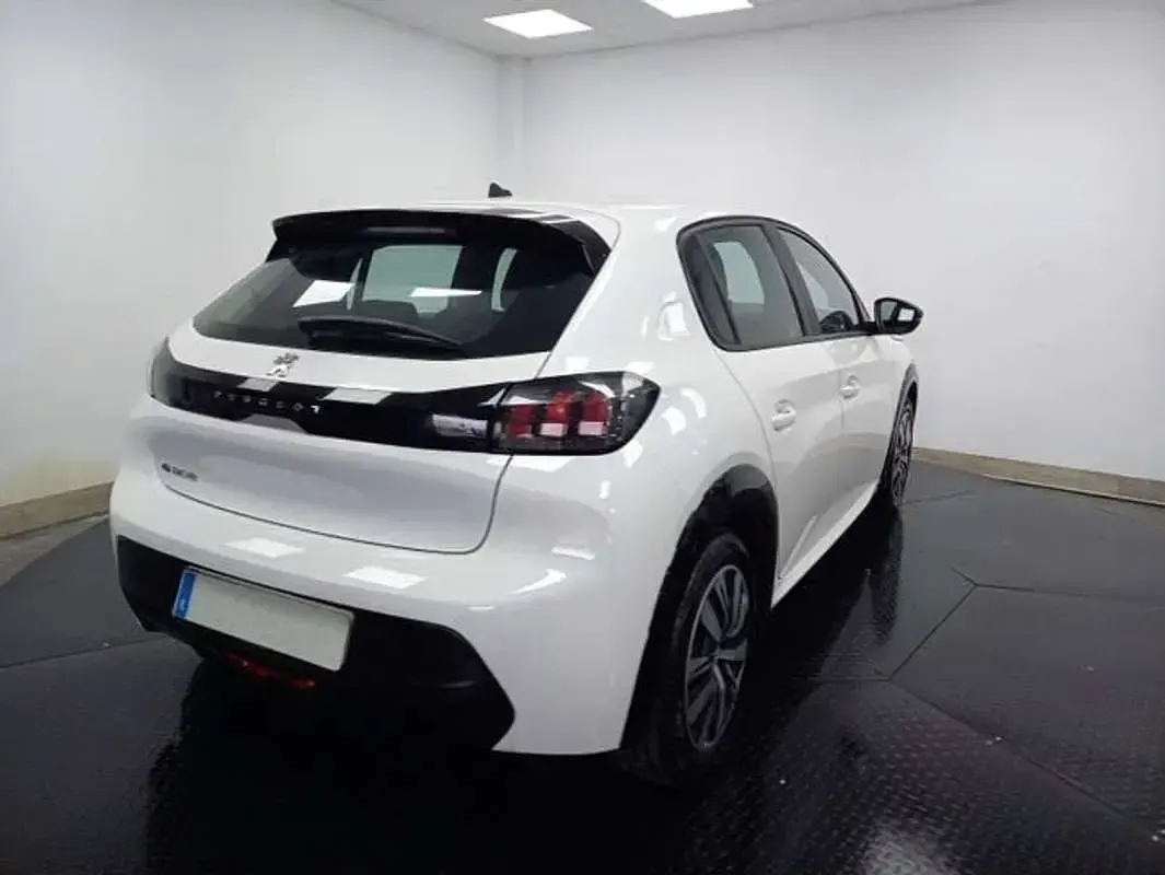 Usado Peugeot e-208 Active 100 kW (137 CV) 2022 Blanco Utilitario