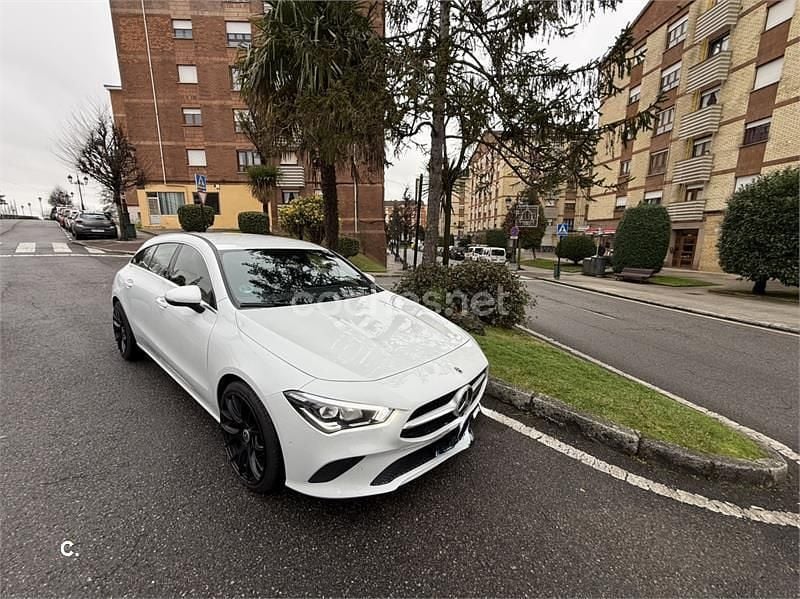 Usado Mercedes CLA200 Shooting Brake 150 CV (110 kW) 2019 Blanco Familiar