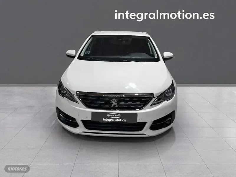 Usado Peugeot 308 SW Allure 130 CV (95 kW) 2021 Blanco Familiar
