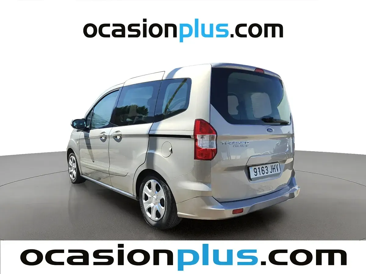 Usado Ford Tourneo Courier Trend 76 CV (55 kW) 2015 Beige Monovolumen