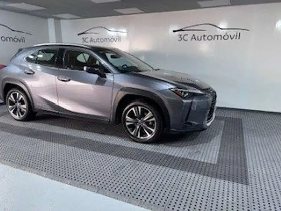 Usado Lexus UX 250h Sport Line 184 CV (135 kW) 2020 Gris SUV