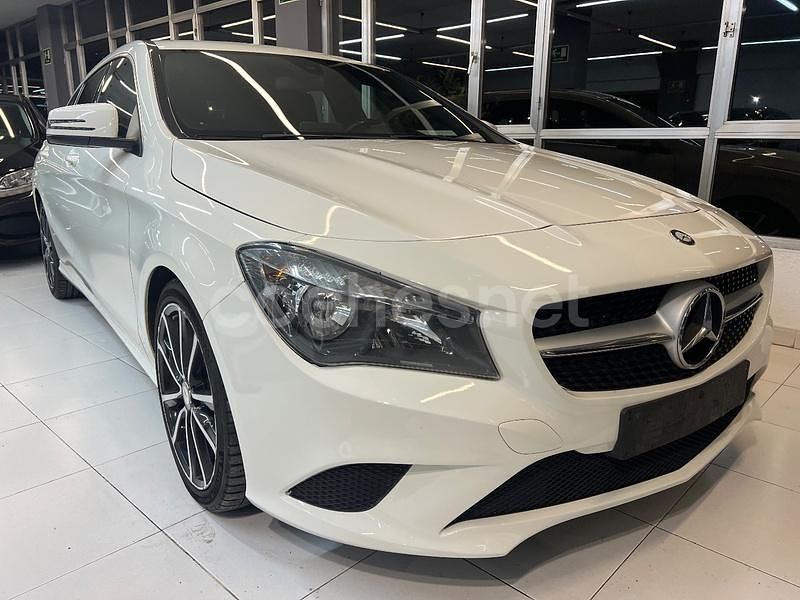 Usado Mercedes CLA200 Shooting Brake Urban 136 CV (100 kW) 2016 Blanco Familiar