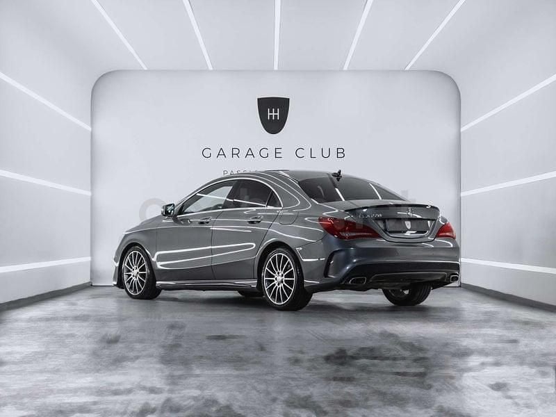 Usado Mercedes CLA220 AMG line 177 CV (130 kW) 2015 Gris / plata Berlina