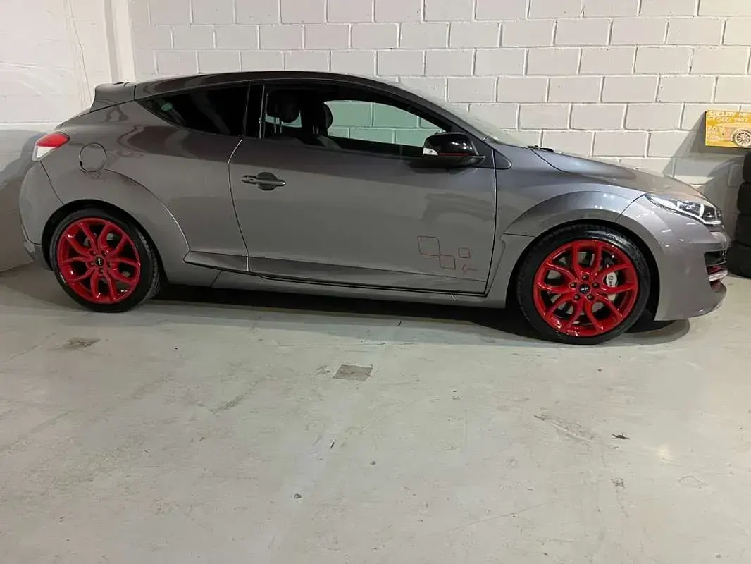 Usado Renault Mégane R.S. 265 CV (194 kW) 2014 Gris / plata Coupe
