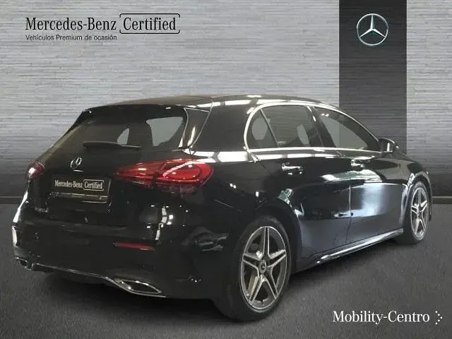 Usado Mercedes A180 116 CV (85 kW) 2024 Negro noche Berlina