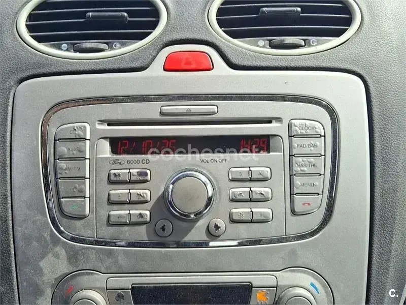 Usado Ford Focus Trend 115 CV (84 kW) 2008 Negro Berlina