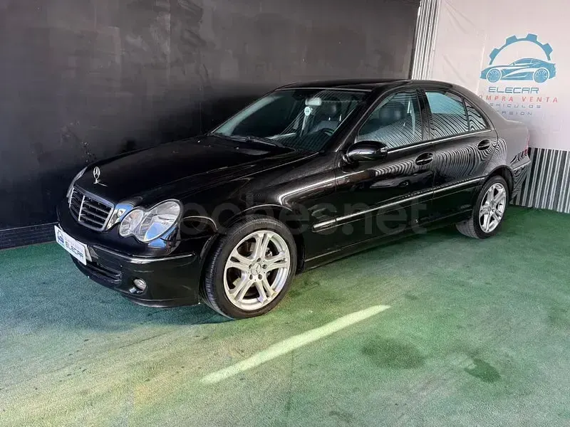 Usado Mercedes C220 Elegance 150 CV (110 kW) 2005 Negro Berlina