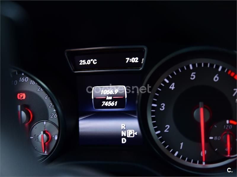 Usado Mercedes GLA200 156 CV (114 kW) 2020 Gris / plata SUV