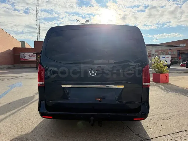 Usado Mercedes V220 Avantgarde 163 CV (119 kW) 2015 Azul Monovolumen