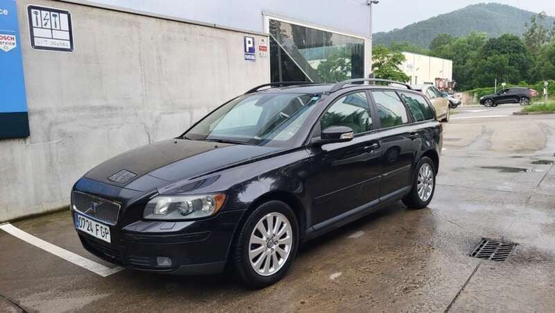 Usado Volvo V50 Momentum 179 CV (131 kW) 2006 Negro Familiar