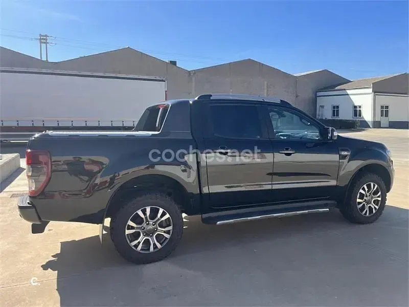 Usado Ford Ranger Wildtrack 200 CV (147 kW) 2017 Negro Pickup/Camioneta