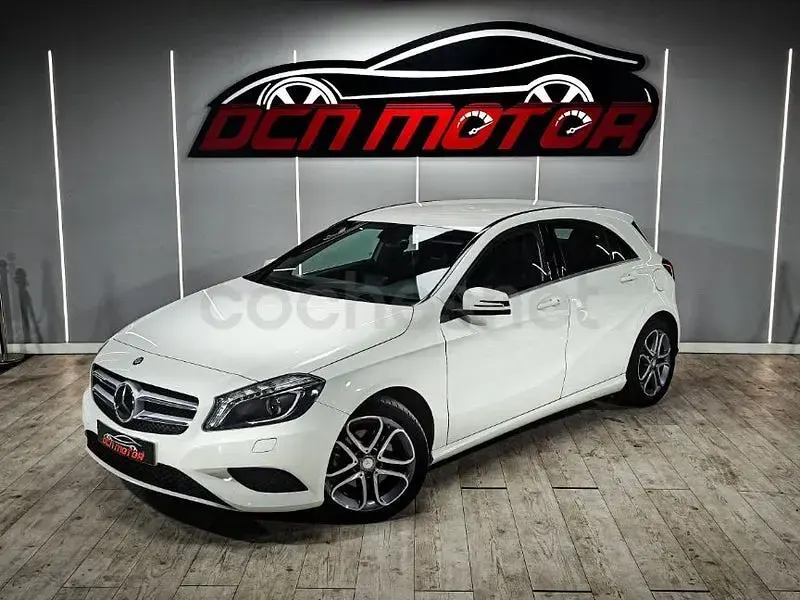 Usado Mercedes A200 Style 136 CV (100 kW) 2014 Blanco Utilitario