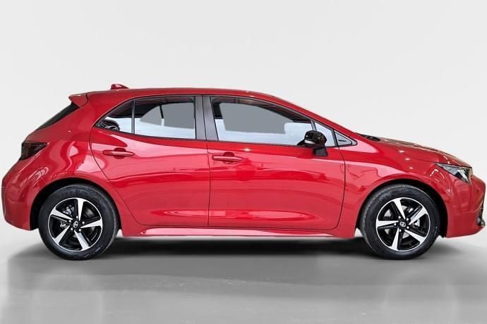 Nuevo Toyota Corolla Active 140 CV (102 kW) 2025 Rojo Berlina