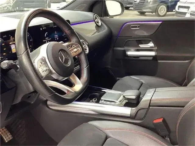 Usado Mercedes B200 163 CV (119 kW) 2019 Azul Utilitario