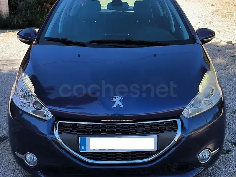 Usado Peugeot 208 Active 68 CV (50 kW) 2014 Azul Utilitario
