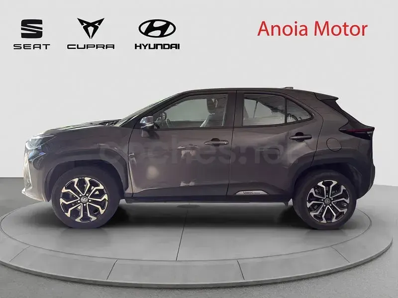 Usado Toyota Yaris Cross Active 116 CV (85 kW) 2022 Gris / plata SUV