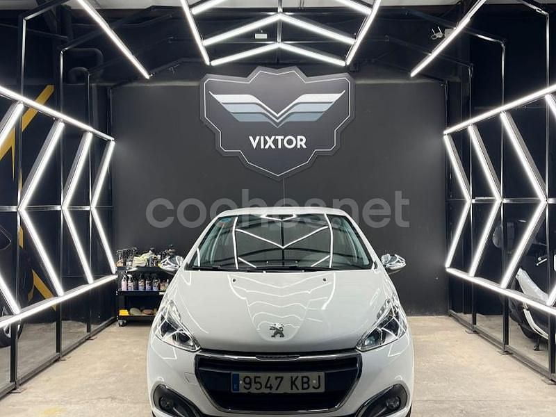 Usado Peugeot 208 Style 82 CV (60 kW) 2017 Blanco Utilitario